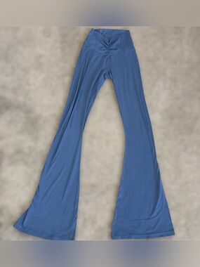 Offline Womens Size Small Real Me Hi Rise Flare Leggings Scrunch Front Blue